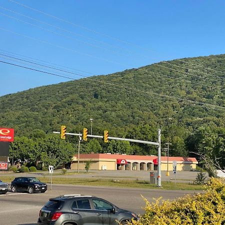 Econo Lodge Inn&Suites - Norton Esterno foto