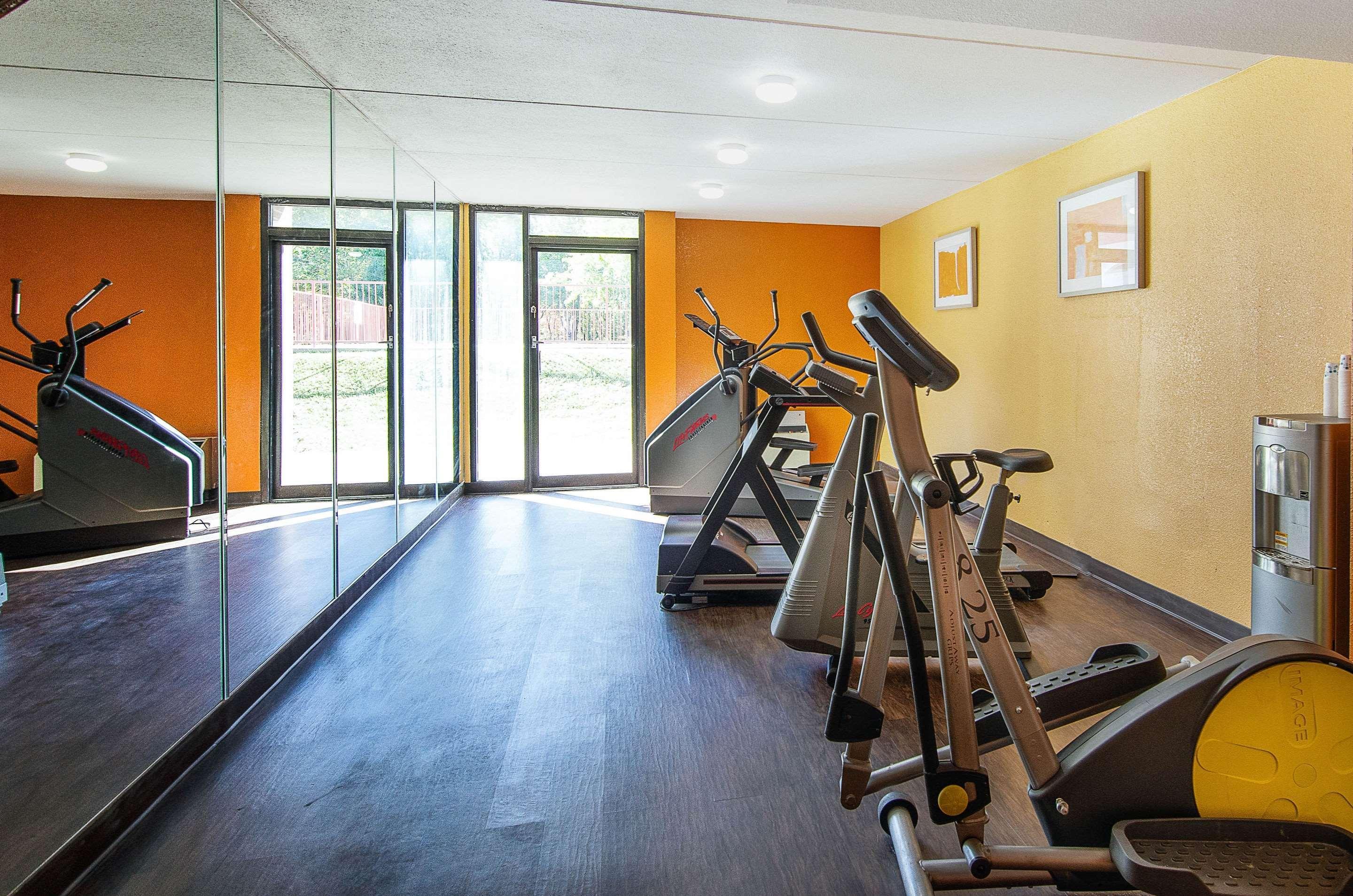 Econo Lodge Inn&Suites - Norton Esterno foto