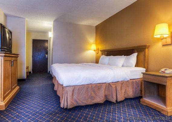 Econo Lodge Inn&Suites - Norton Esterno foto