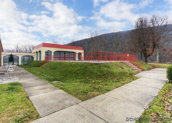 Econo Lodge Inn&Suites - Norton Esterno foto