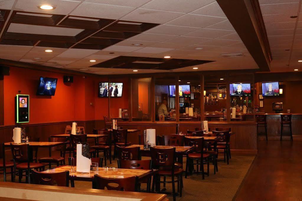 Econo Lodge Inn&Suites - Norton Esterno foto