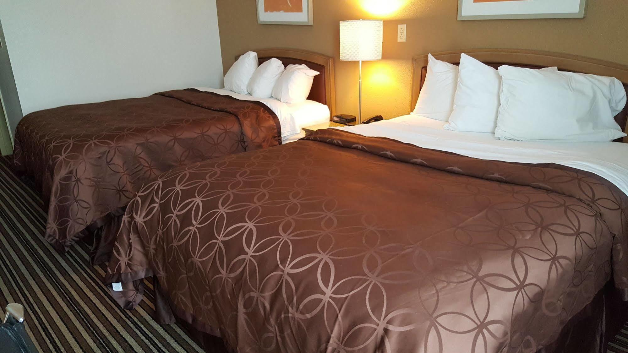Econo Lodge Inn&Suites - Norton Esterno foto